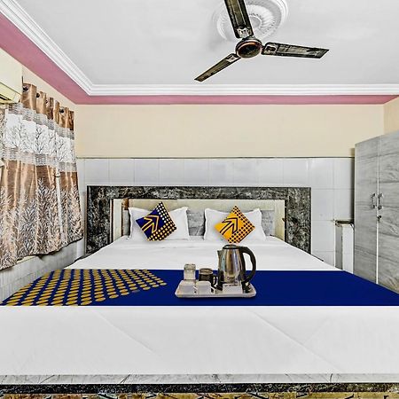 Spot On Svr Grand Hotel Vijayawada Bagian luar foto