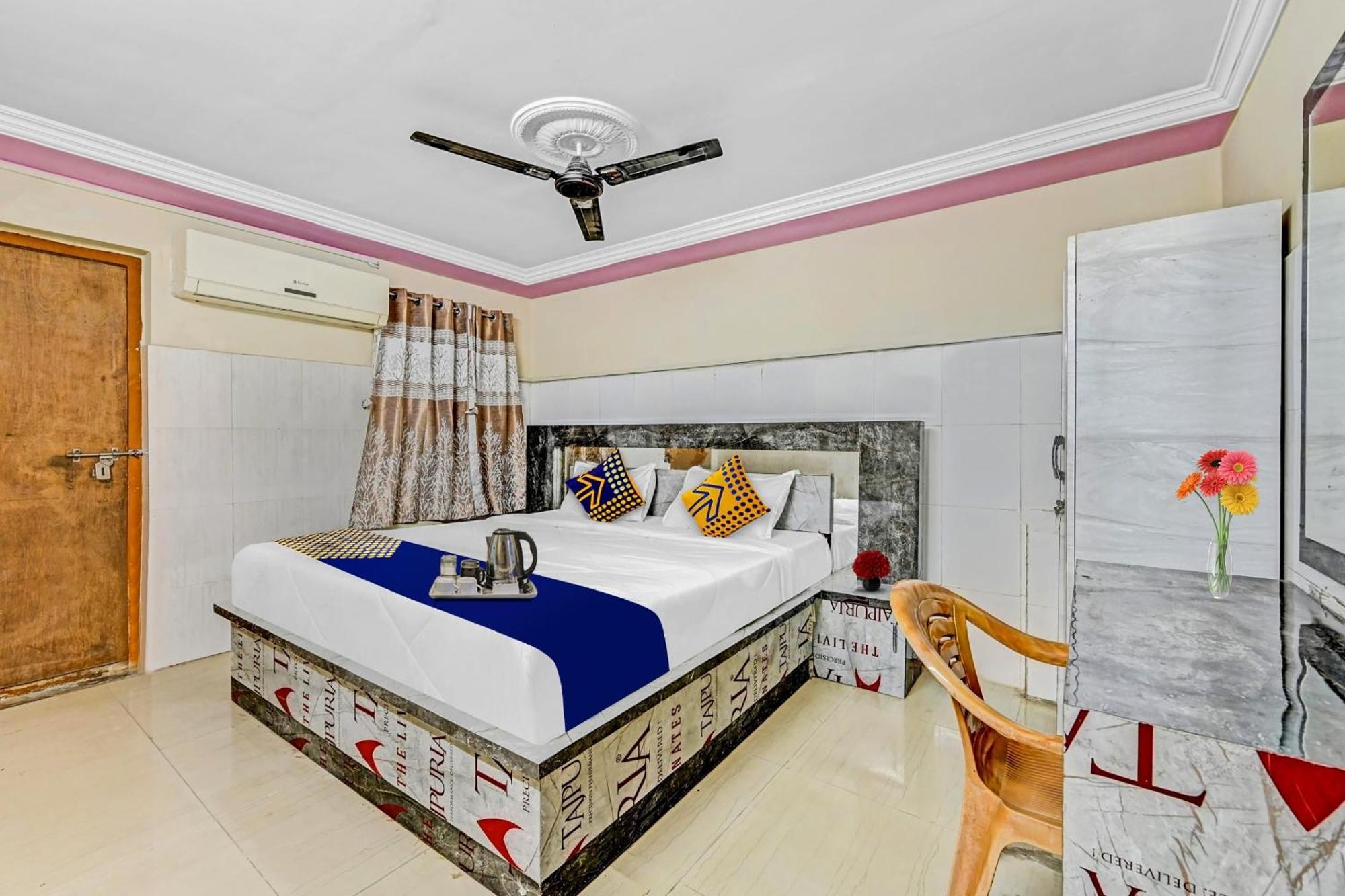 Spot On Svr Grand Hotel Vijayawada Bagian luar foto