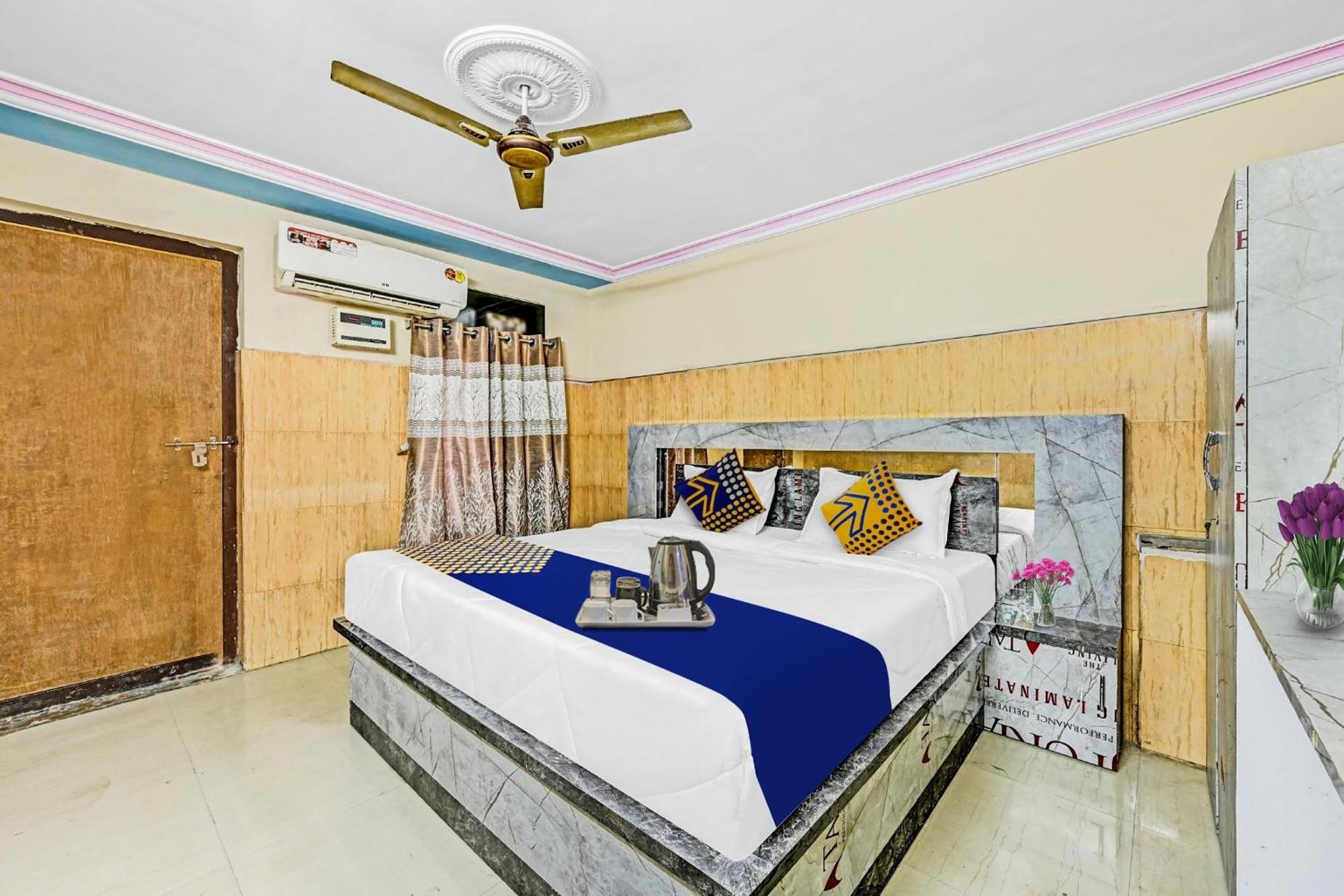 Spot On Svr Grand Hotel Vijayawada Bagian luar foto