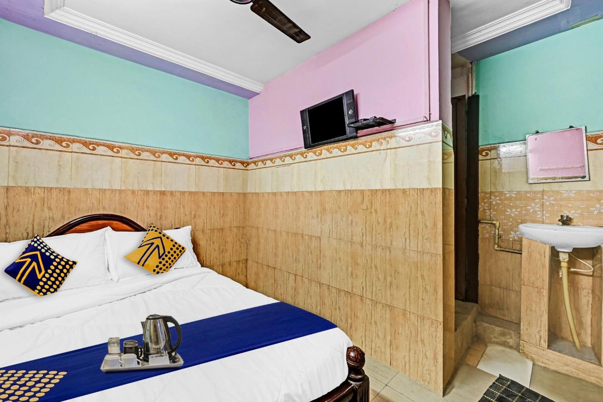 Spot On Svr Grand Hotel Vijayawada Bagian luar foto