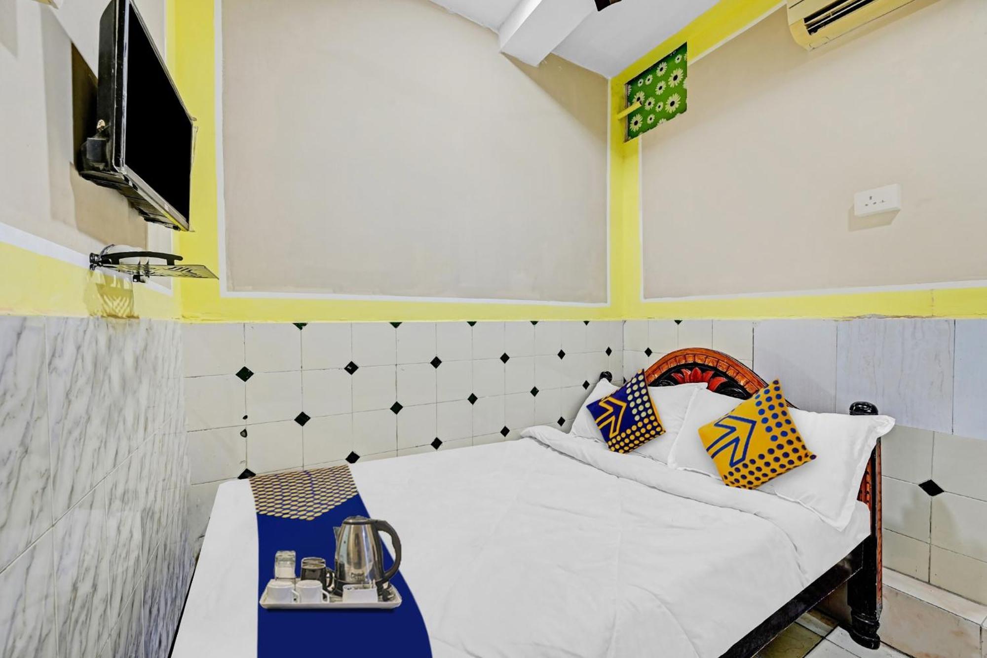 Spot On Svr Grand Hotel Vijayawada Bagian luar foto
