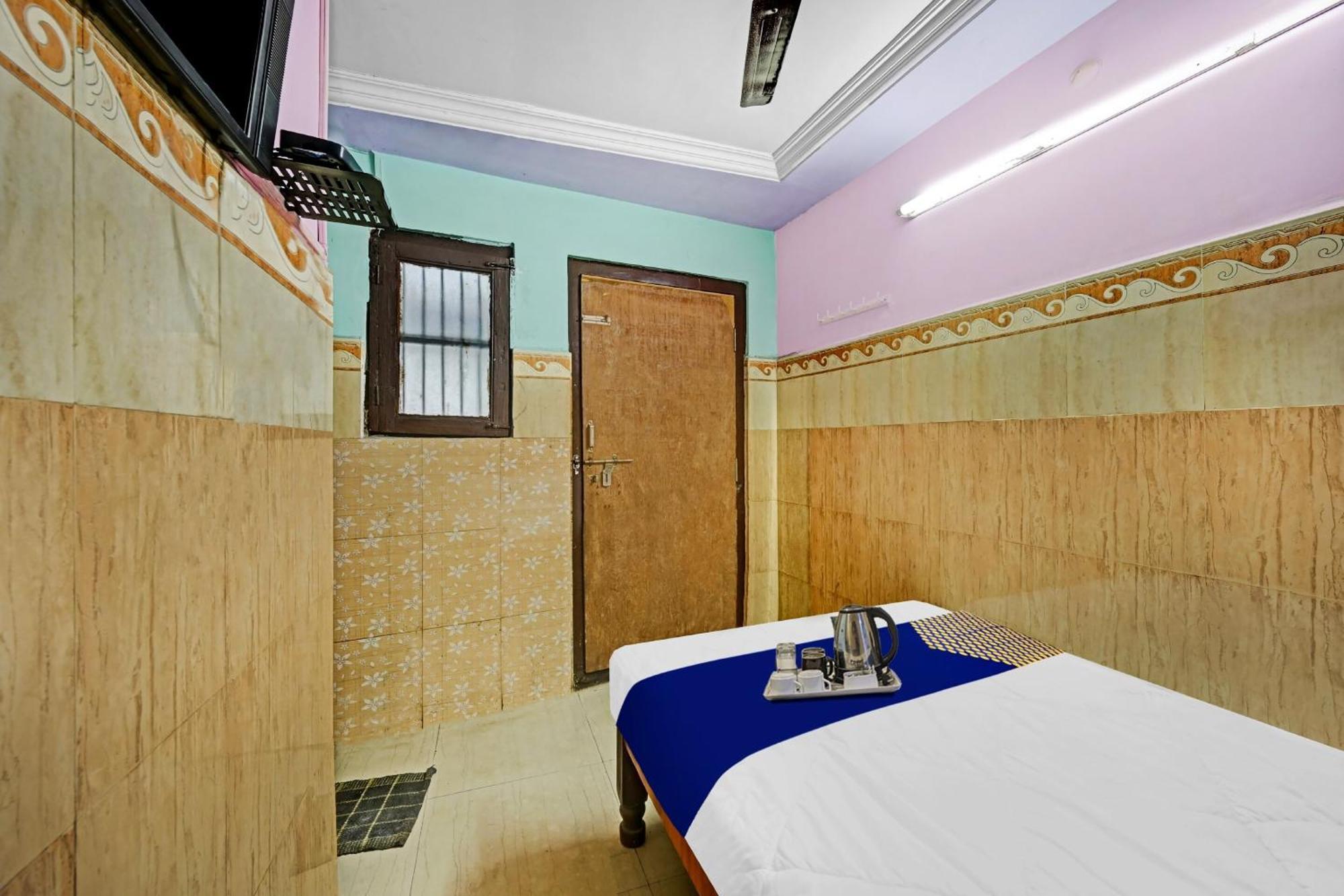 Spot On Svr Grand Hotel Vijayawada Bagian luar foto