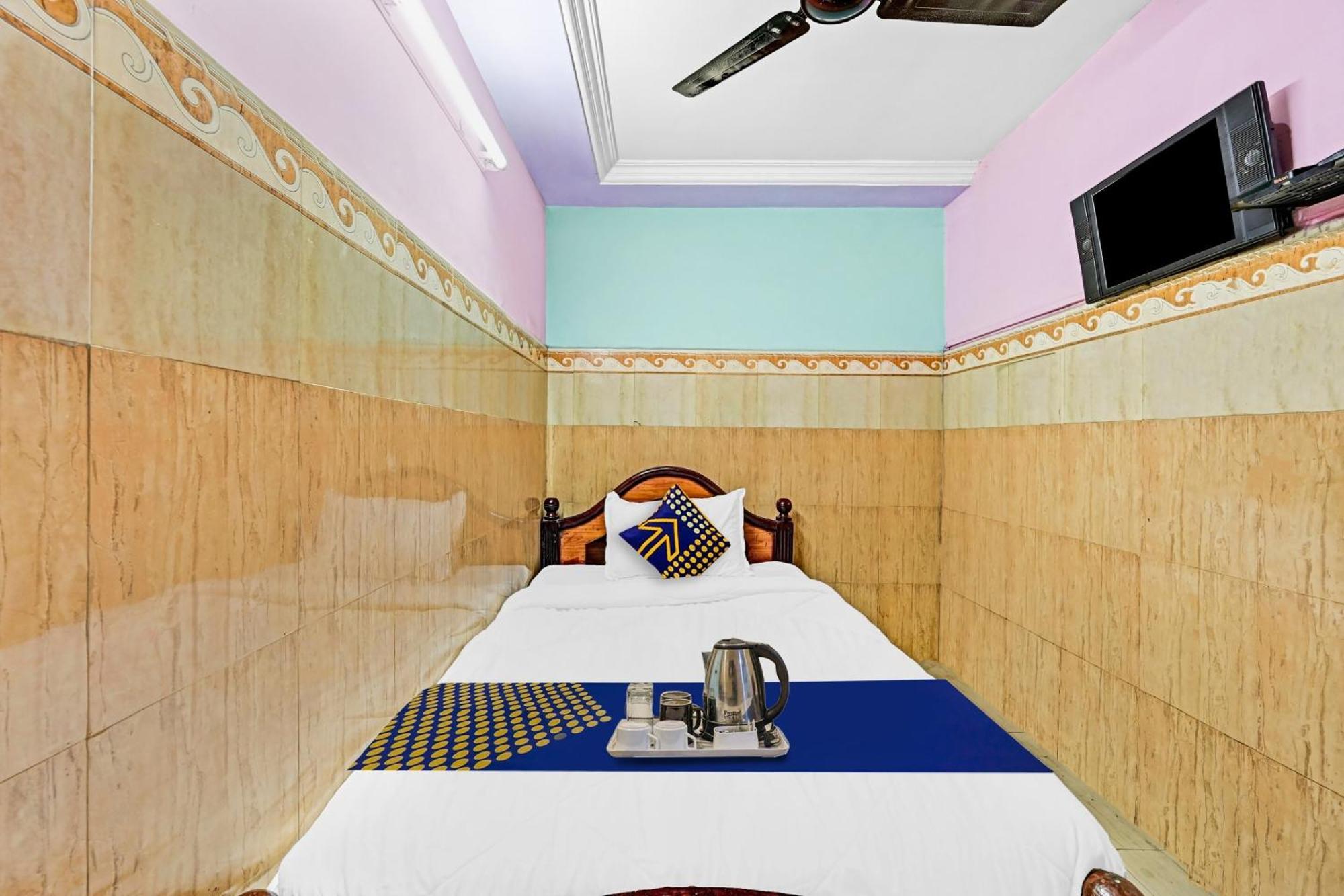 Spot On Svr Grand Hotel Vijayawada Bagian luar foto