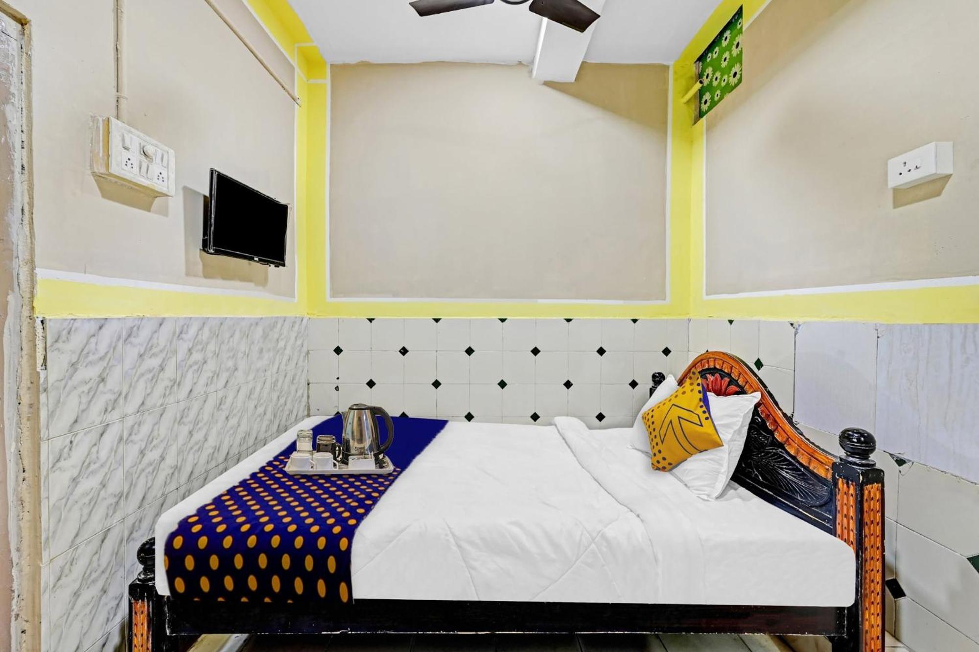 Spot On Svr Grand Hotel Vijayawada Bagian luar foto